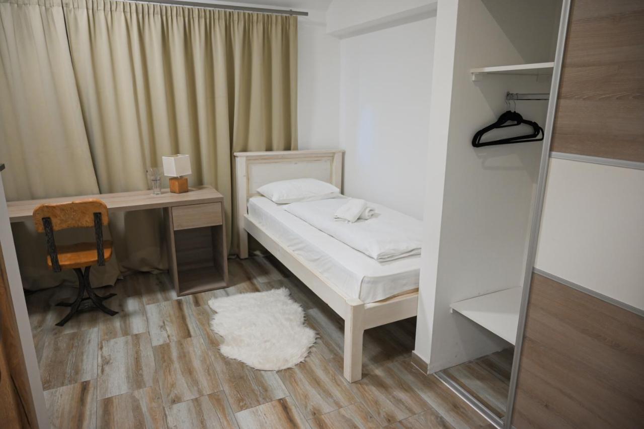 Twenty Park Aparthotel Kikinda Buitenkant foto